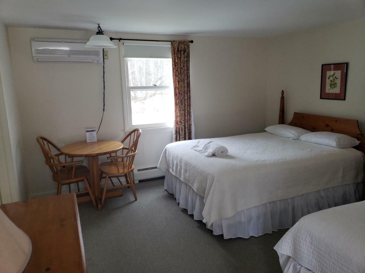Fairway Motel New London Exteriör bild